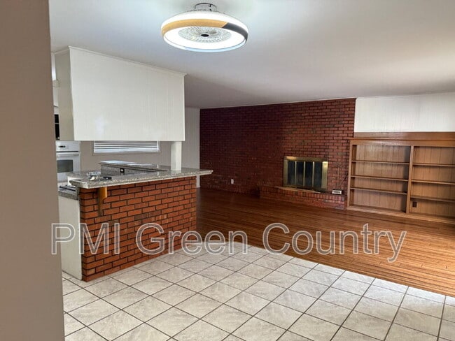 Building Photo - 3315 S 88th E Ave