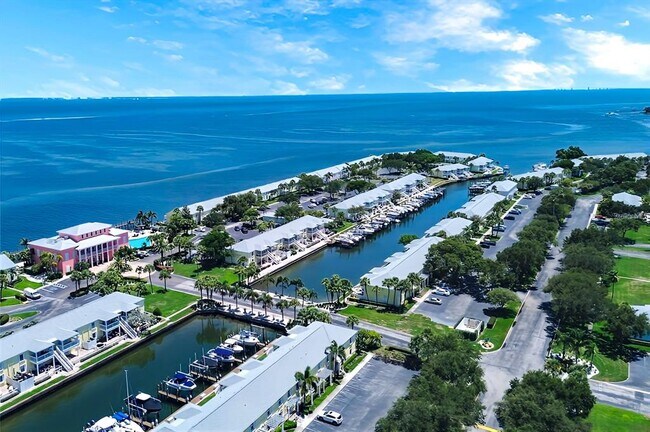Primary Photo - 5048 Beach Dr SE