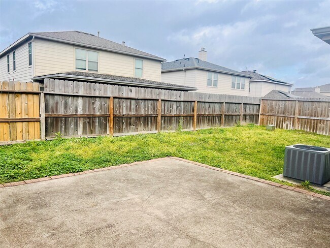 Building Photo - 6423 Mildenhall Ct