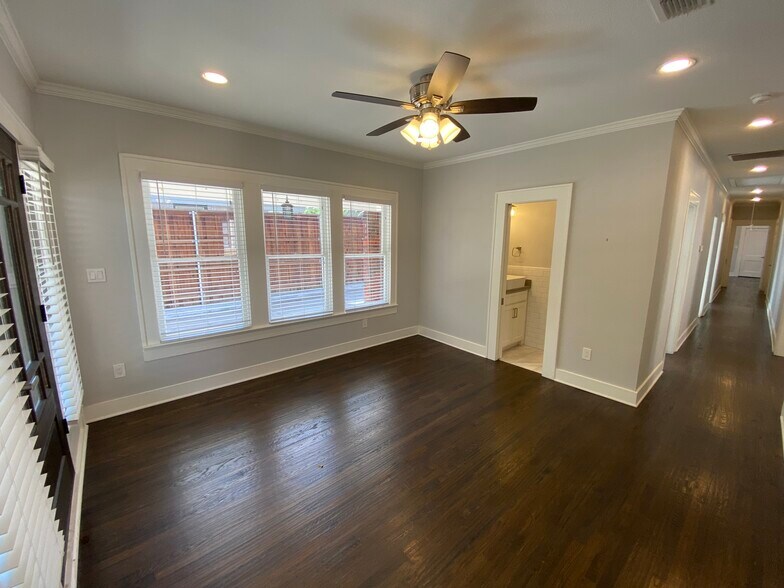 Master BR - 1107 N Winnetka Ave