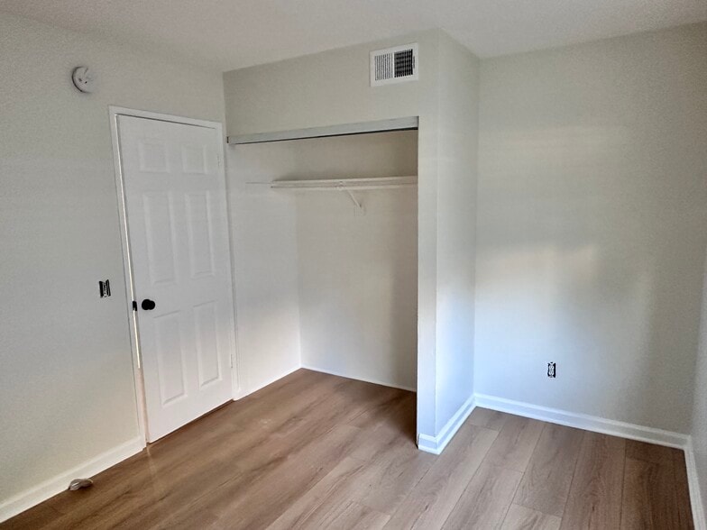 Building Photo - 14156 Oro Grande St