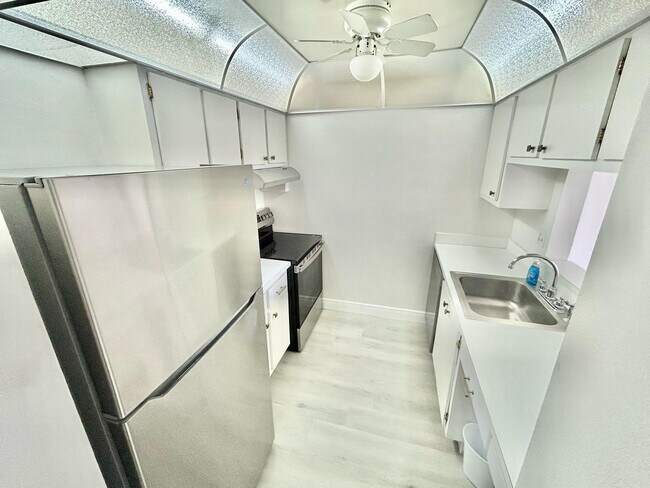 Building Photo - 777 S Federal Hwy