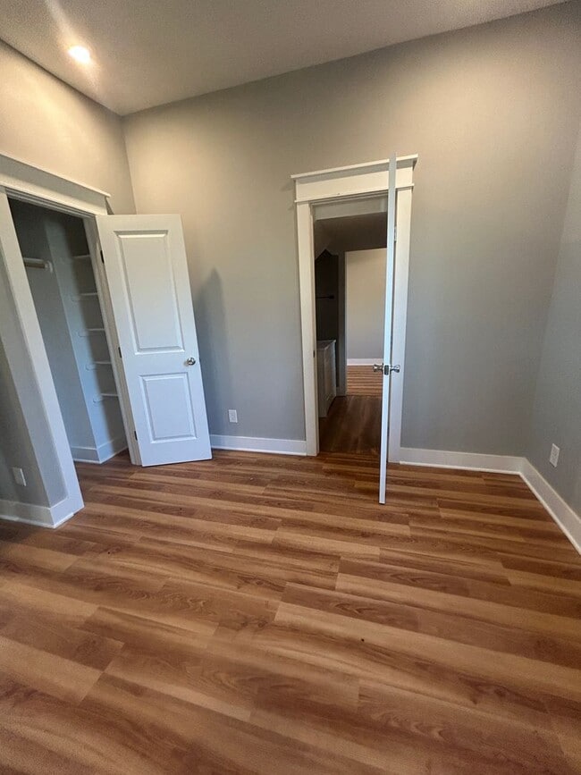 Building Photo - 839 Locust St