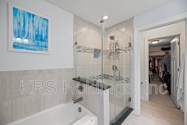 Building Photo - 9553 14th Bay St