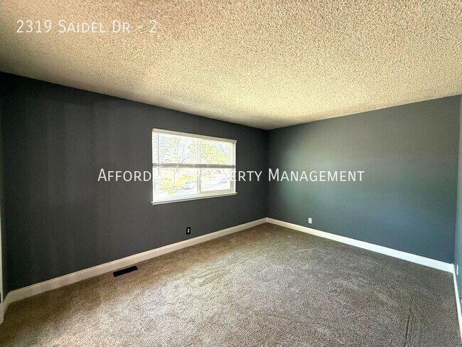 Building Photo - 2319 Saidel Dr