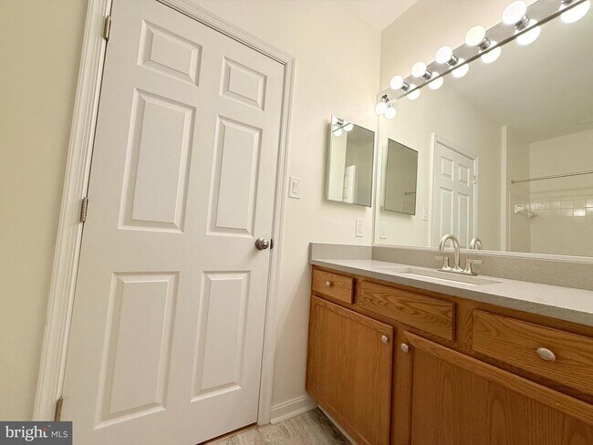 Building Photo - 4138 Fountainside Ln