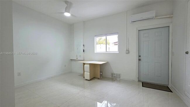 Building Photo - 14552 SW 158th Ct