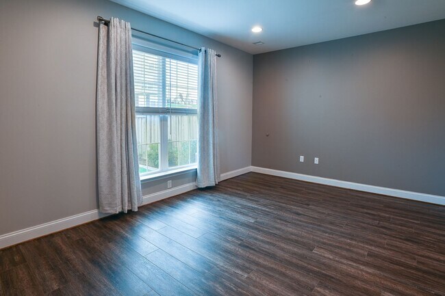 Building Photo - Beautiful Townhome in Arcona Community