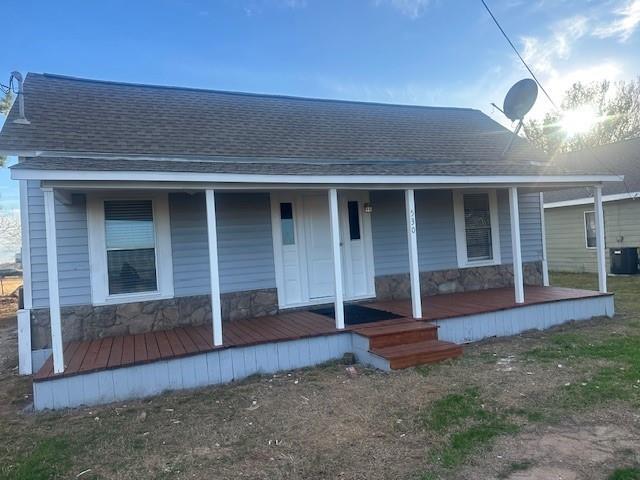 Building Photo - 532 W Hughes St