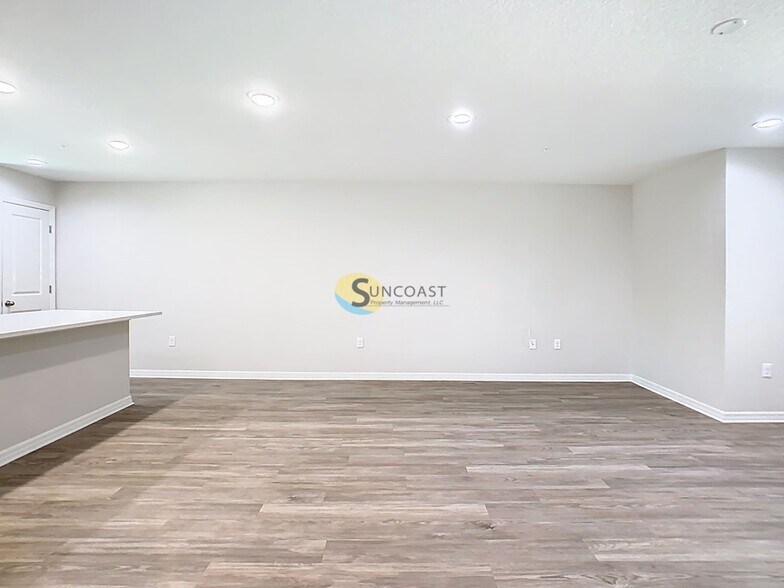 Building Photo - 3821 SW 43rd Ct