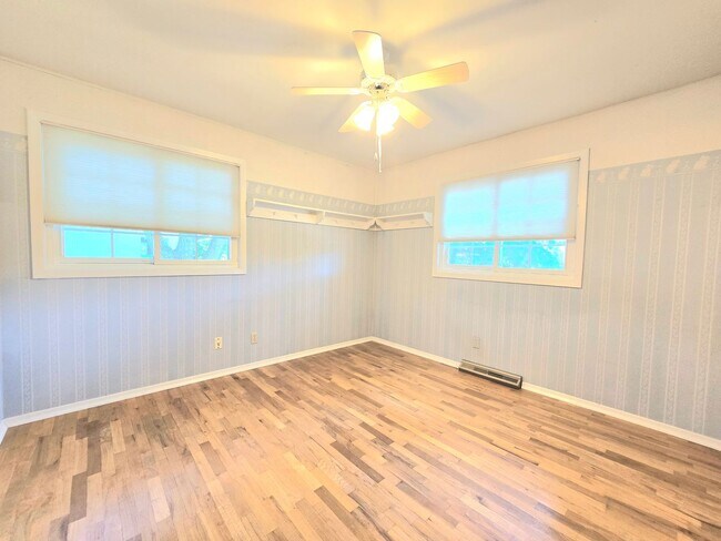 Building Photo - Charming 4-Bedroom Split-Level Home with S...