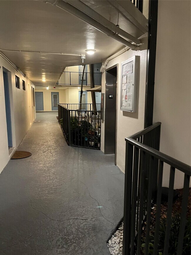 Building Photo - 44 SE 14th St