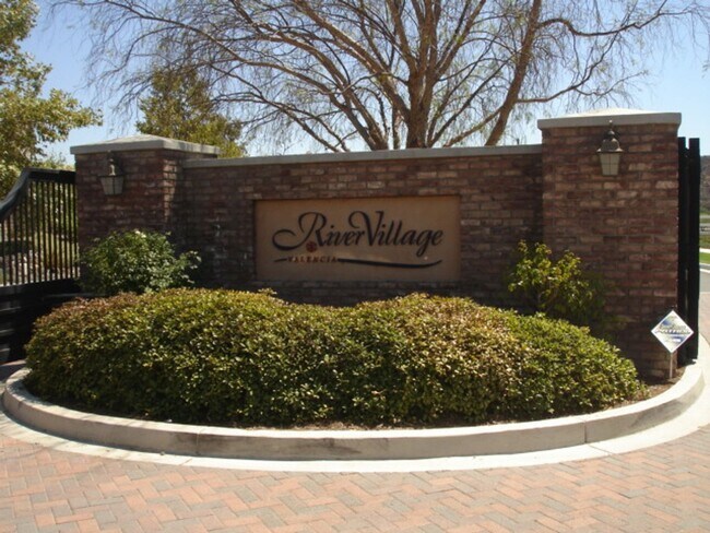 Building Photo - Short Term Lease - Grand 4-Bedroom Home with Entertainer's Yard in Gated River Village!