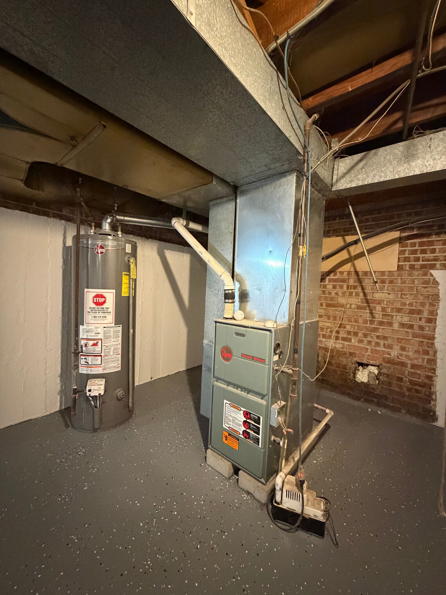 Building Photo - 1822 W 187th St