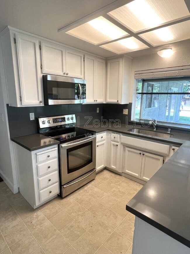 Building Photo - 2125 Northridge Dr