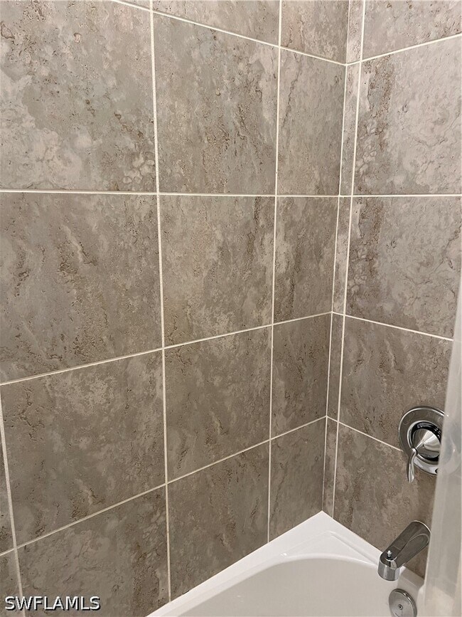 Building Photo - 4163 Bluegrass Dr