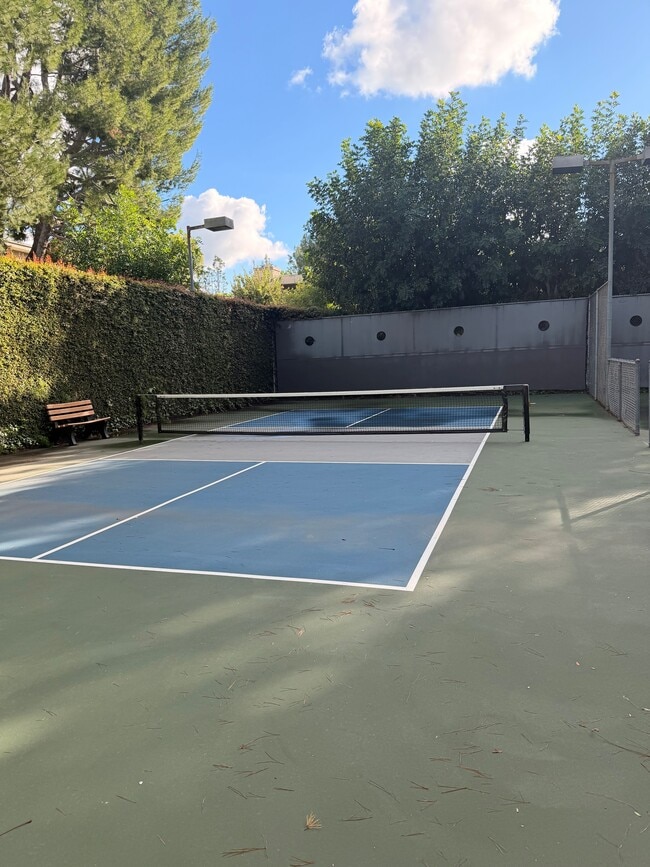 Building Photo - 15221 W Magnolia Blvd