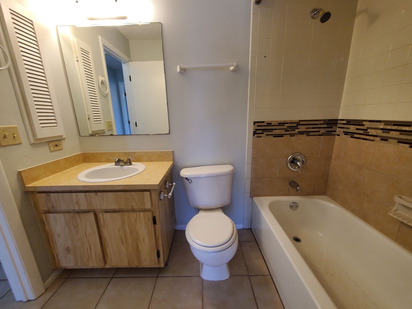 Building Photo - 1 MONTH FREE: SW Area 2/2 on a Fresh water canal - Water included