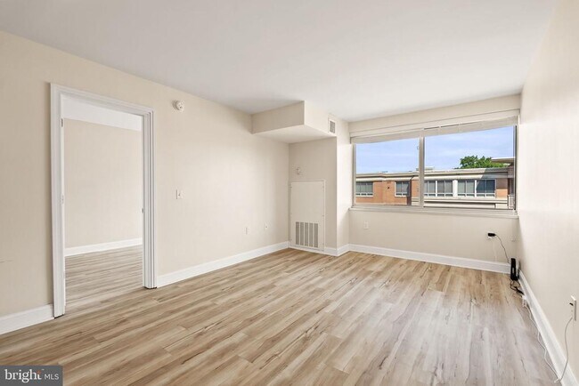 Building Photo - 800 4th St SW
