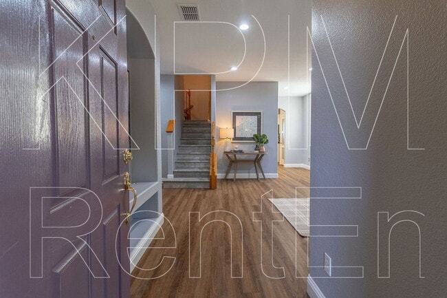 Building Photo - 6221 Crestview Cir