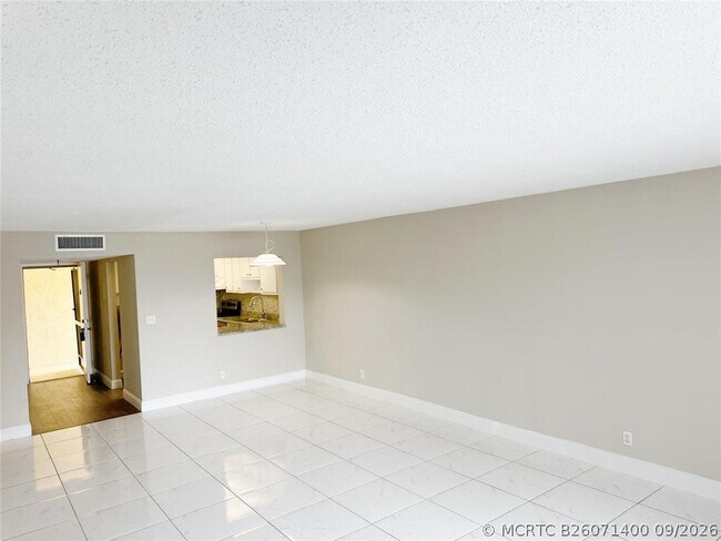 Building Photo - 2788 Tennis Club Dr