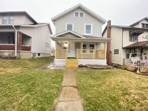 Building Photo - Highland Charm