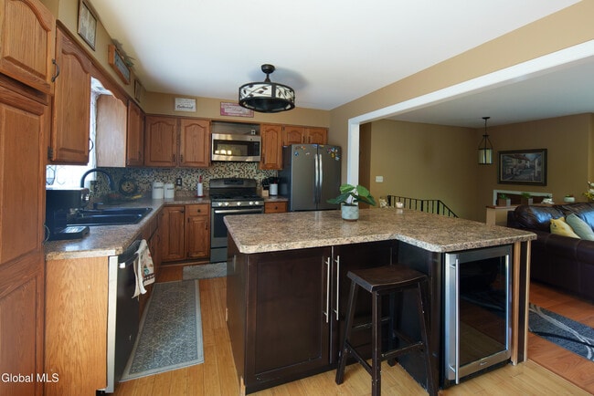 Building Photo - 99 Fiddlers Ln