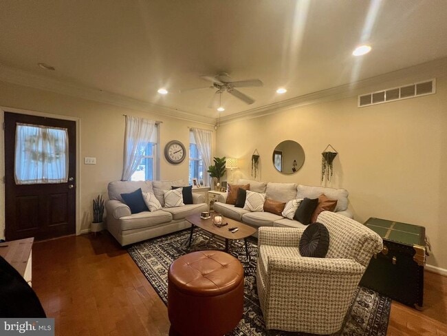 Building Photo - 1908 N Lincoln St