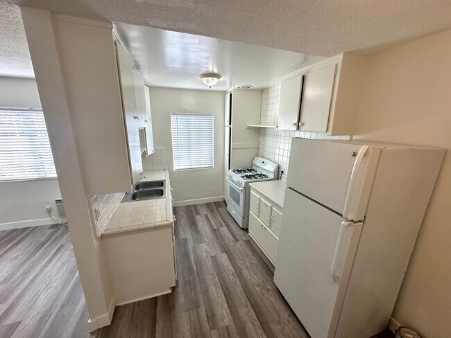 Building Photo - Cute 1bd/1ba move in ready in NoHo
