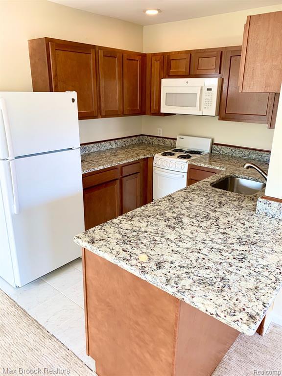 Building Photo - 156 N Worth St