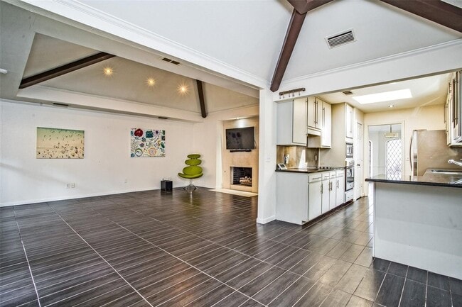 Building Photo - 9127 Valley Chapel Ln
