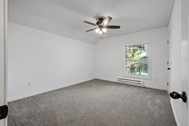 Building Photo - 3606 N Bryant Ave