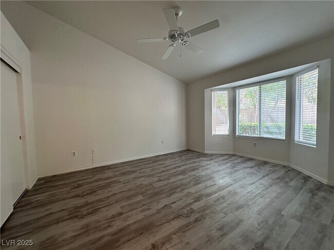 Building Photo - 2419 Desert Glen Dr