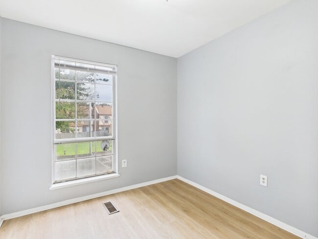 Building Photo - 783 Pleasant St