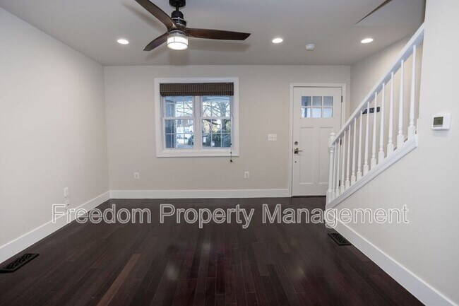 Building Photo - 102 Lynhaven Dr