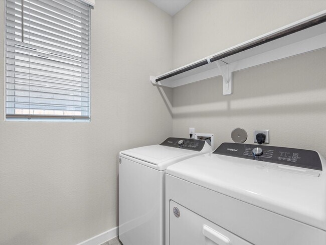 Building Photo - 1749 Succotash Oak Ct