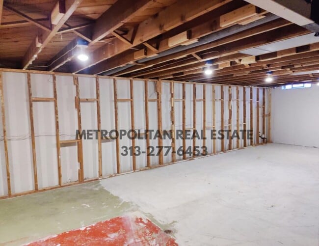 Building Photo - 6973 Chirrewa St