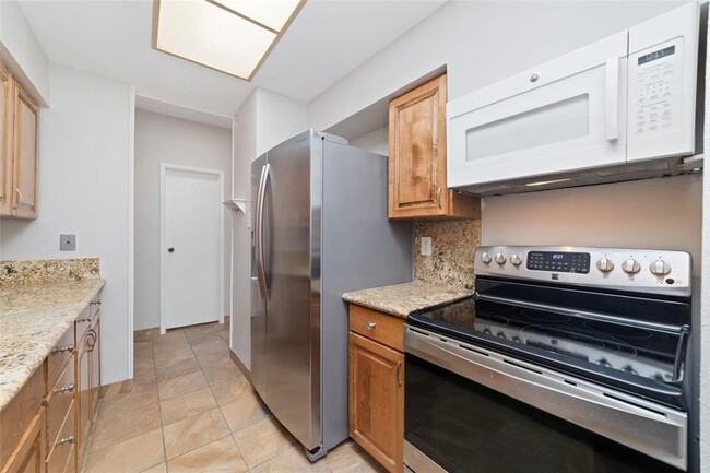 Building Photo - 1116 Bering Dr