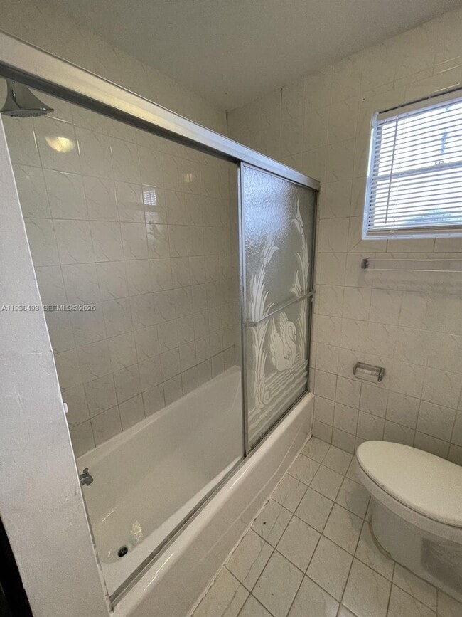 Building Photo - 460 E 23rd St