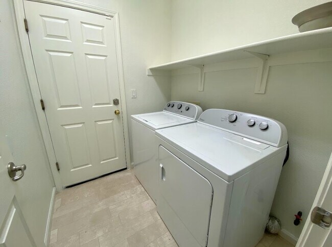 Building Photo - 436 Jacobs Dr