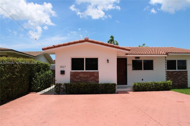 Building Photo - 3827 SW 88th Ct