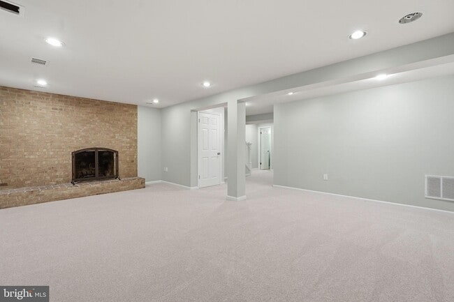 Building Photo - 7381 Jiri Woods Ct