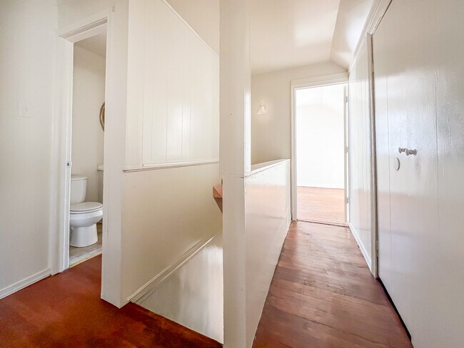 Building Photo - 1113 Evergreen Ave