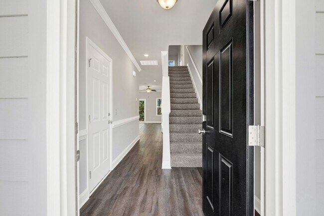 Building Photo - 77 Dorsey Dr