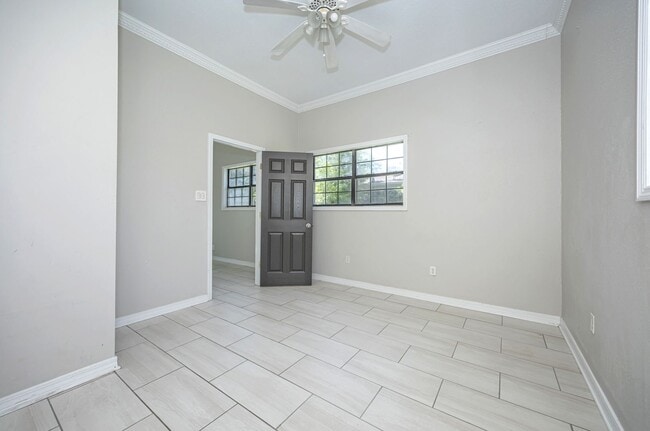 Building Photo - Charming 4-Bedroom, 2-Bath Home in a Prime Location