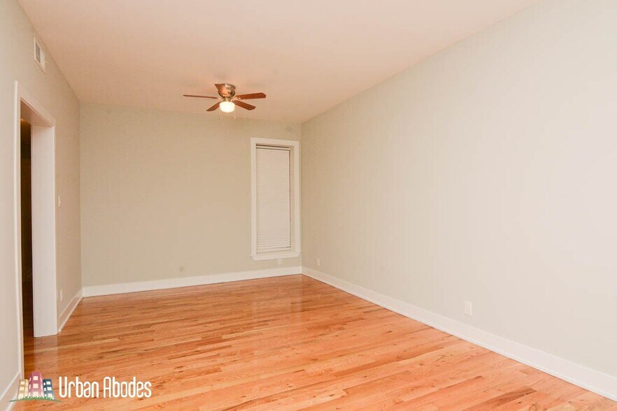 Building Photo - 636 W Oak St