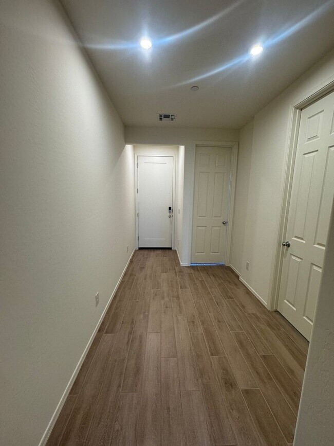 Building Photo - BRAND NEW HOME IN VISTANCIA
