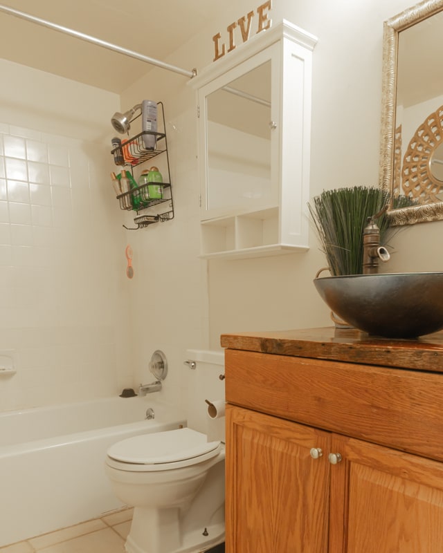 Building Photo - 10 Longstream Ct