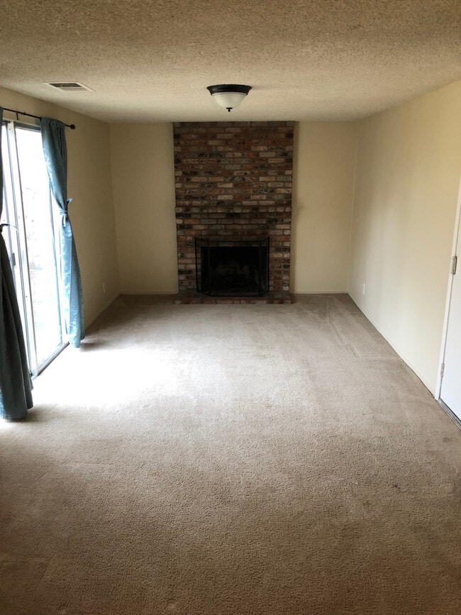 Building Photo - Lovely 3 bedroom/2 bathroom home in East Davis -$500 OFF FIRST MONTH'S RENT!!!