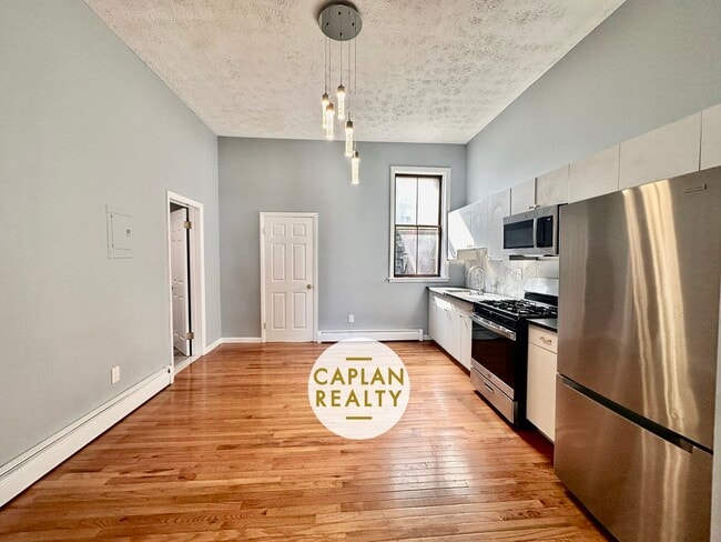 Building Photo - 46 Warren St